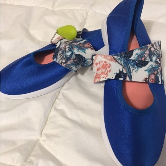 Adidas shoes - Picture 2 of 4